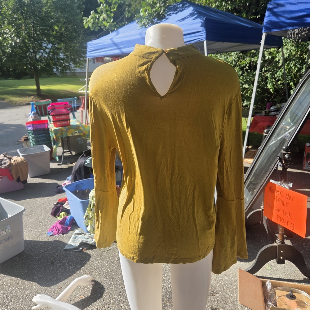 EARTHBOUND Chartreuse Long Sleeve Blouse - Picture 4 of 5